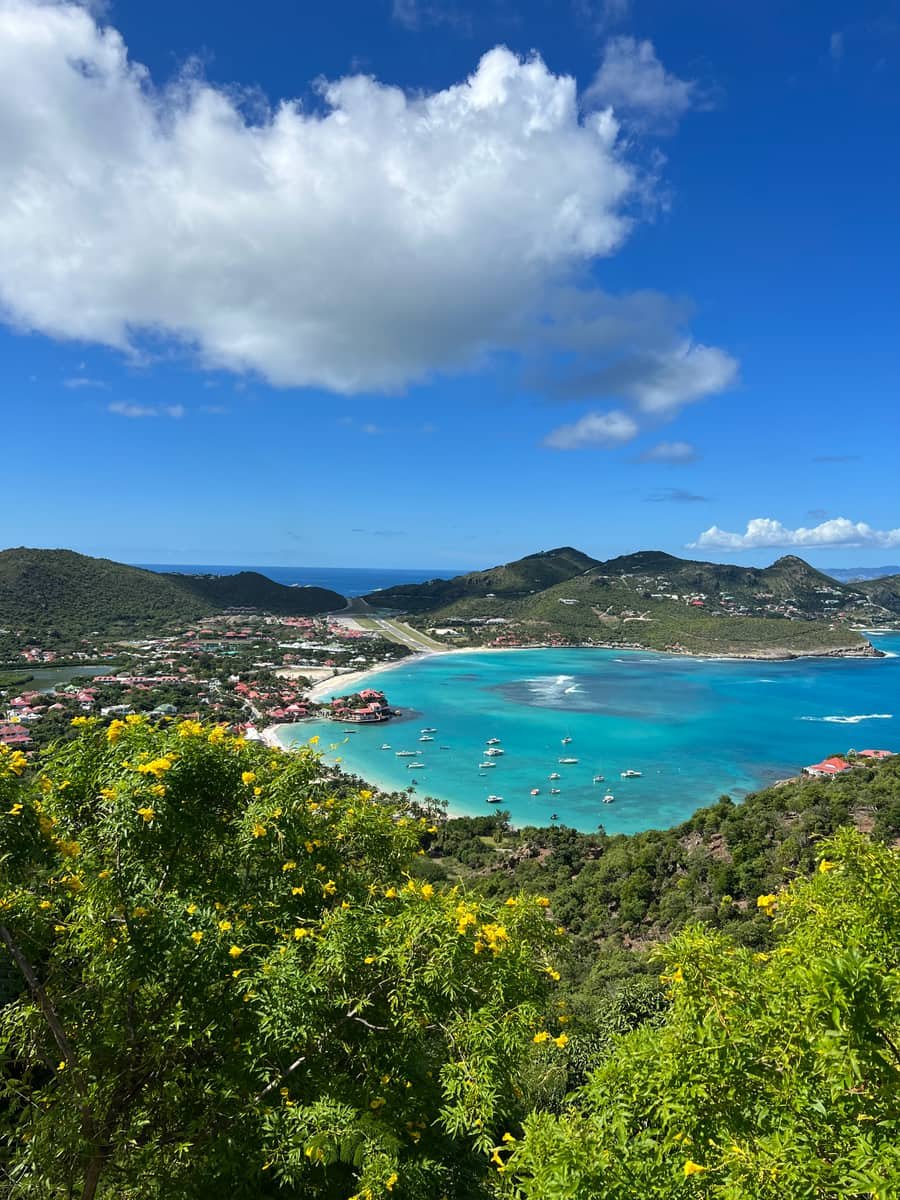 Bahía de St. Jean y Eden Rock en St. Barths, inmobiliario de lujo en el Caribe